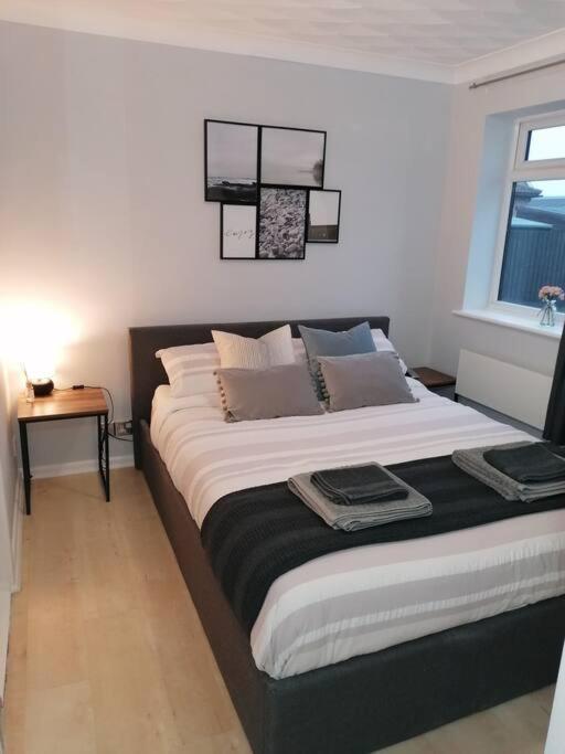 Entire Cosy Bungalow Close To Beach Хечем Экстерьер фото
