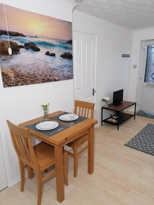Entire Cosy Bungalow Close To Beach Хечем Экстерьер фото